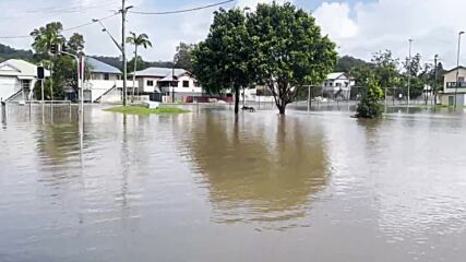 Australia: Houses and cars go underwater as floods hit Lismore