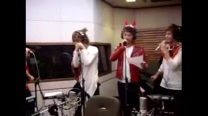 Mblaq -don't Cry Santa Claus is Coming to Town