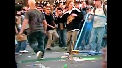 Бомба "флашка" удря мъж в "топките" по време на протест