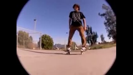 [slow - Motion Caballerial Kickflip]