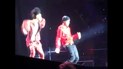 Justin Bieber и Willow Smith танцуват много яко на Cat Daddy 