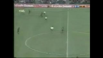 Един играч с много талант и техника това е:ronaldinho skills