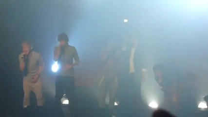 Hq! One Direction - Torn и Forever Young в клуб G-a-y