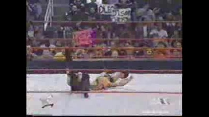 Lita Vs Trish - Street Fight