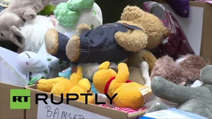 Denmark: Copenhagen locals donate to newly-arriving refugees