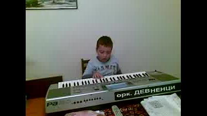 Най Малкия Музикант От Девня.flv