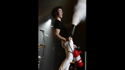 Kevin Jonas Love ya 