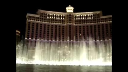 Bellagio Fountains - Frank Sinatra Fly Me To The Moon 