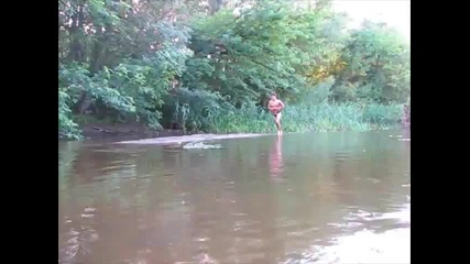 Този толкова е бърз чак не потъва