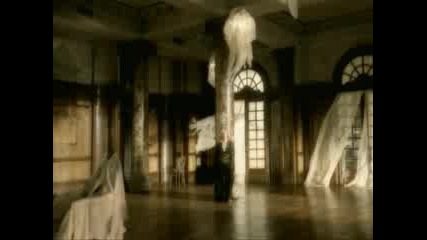 Madonna - Love Dont Live Here Anymore