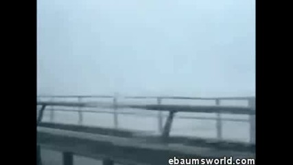 Тир Се Обръща От Вятър