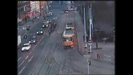 18+ катастрофа с трамвай!!! потресаващо 