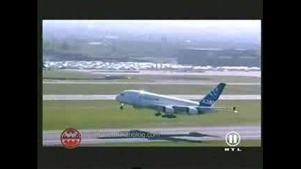 наи известният самоет в близак кадар 2011 