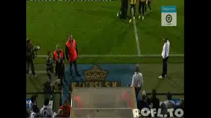 Момче се нерви на футболен мач 