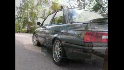 Swedish Bmw E30 325i Showoff - 3' exhaust makes it Loud!