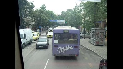 Gledkata ot 2 - ria etaj na gr. avtobus 2 v gr. Varna , patuvane pokrai obshtinata i h - l. 4erno mo 