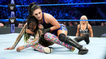Naomi vs. Sonya Deville: SmackDown LIVE, Jan. 1, 2019