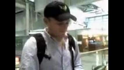Wentworth Miller Give A Autograf