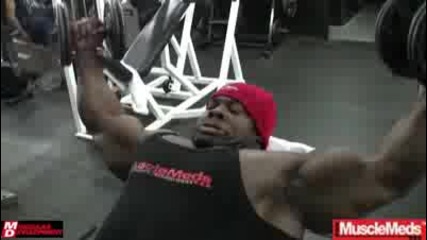 the 2009 Mr. Olympia Kai Greene Trains Chest (part 2 of 2)