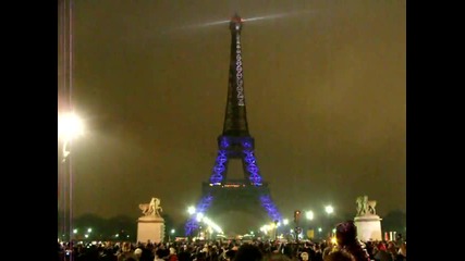 Eiffel Tower - 2010 New Year in Paris