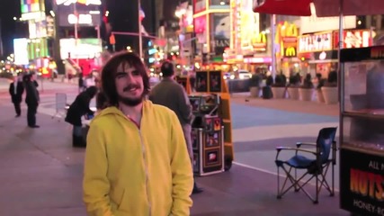 Лудо видео!!! Двама човека - 1 Бийбър! :d
