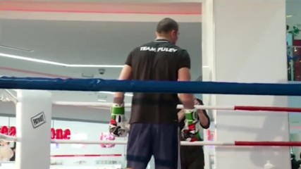 Тервел Пулев загравя за победа в "Арена Армеец"