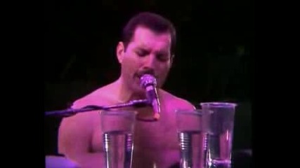 Queen - We Are The Champions Live At Wembley
