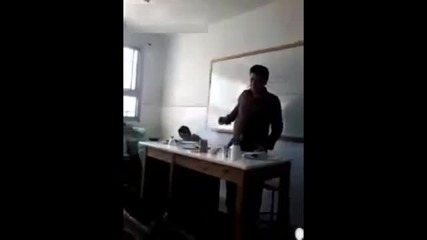 Нещо се обърква в този научен експеримент