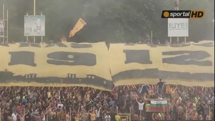 Хореографията на бултрасите в дербито на Пловдив