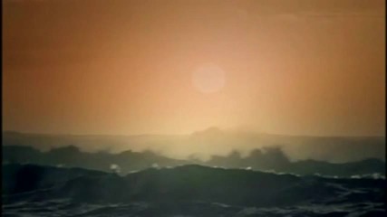 Carlos Burle сърфира върху огромна вълна (високо качество)