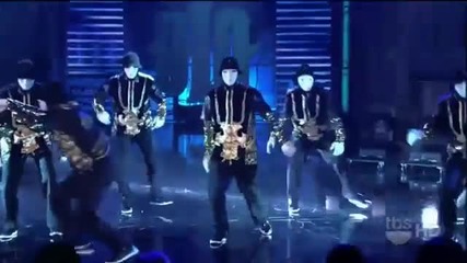 Jabbawockeez Kъртят с як танц