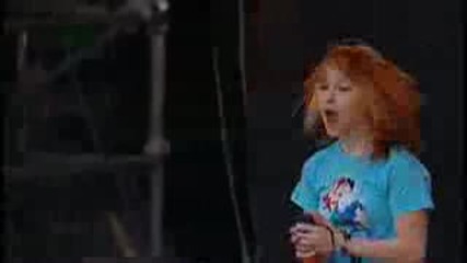 Paramore - Born For This(live)10