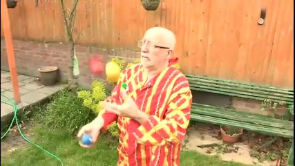 How To Do Simple Juggling Tricks