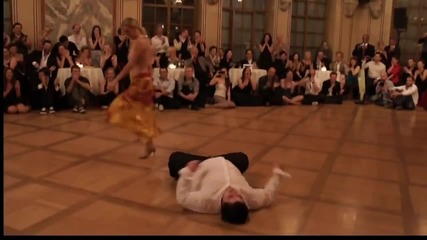 Танцът е състояние на духа! Сякаш не стъпва на земята... Изключителен...