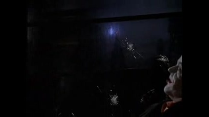 Шегобиеца застрелва своя шеф