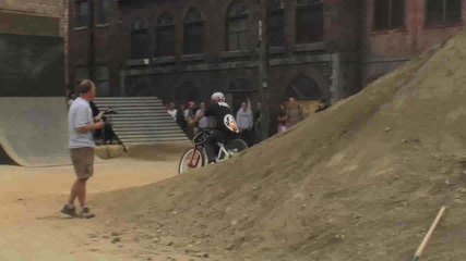 Red Bull Round Видео 