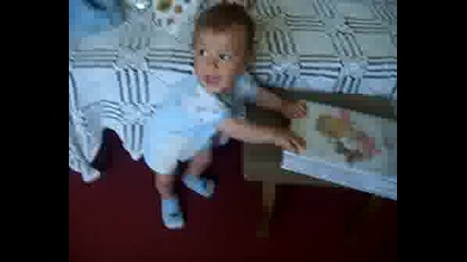 S6000816.avi - Nai - Sladkoto Detence Dani