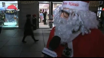 Дел Пиеро обикаля по улиците, маскиран като Дядо Коледа