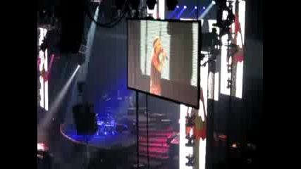Guns n Roses - This i Love (live Calgary , Alberta Canada January 16 2010) 