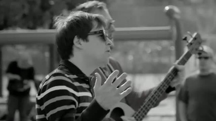 Weezer - Put Me Back Together 