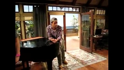 Enrique on Two and a Half Men Set 