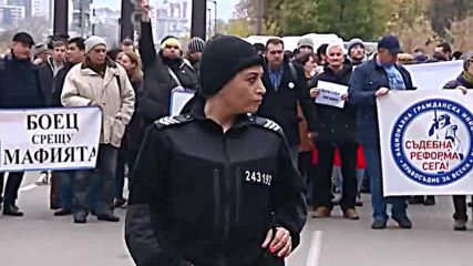 Шествие в защита на Десислава Иванчева и Биляна Петрова в София