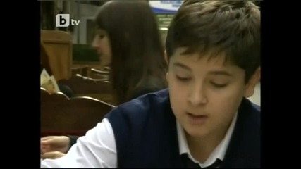 Месут и Тунч закусват навън