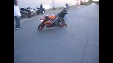Стънт с хонда с Cbr 1000rr 