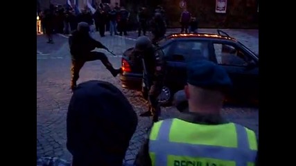 Вижте как протича една тренировка на полицаите