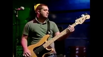Arctic Monkeys - I Bet You Look Good On The Dance Floor