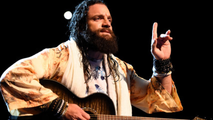 Elias demands silence: Raw, May 28, 2018