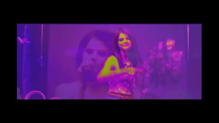 I see you shake, shake and I`m spinnin` 