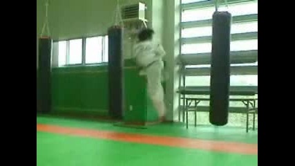 Кунг Фу - Не Е За Всеки - (смях)