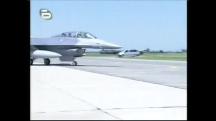 Слави се качва в изтребител F16! 